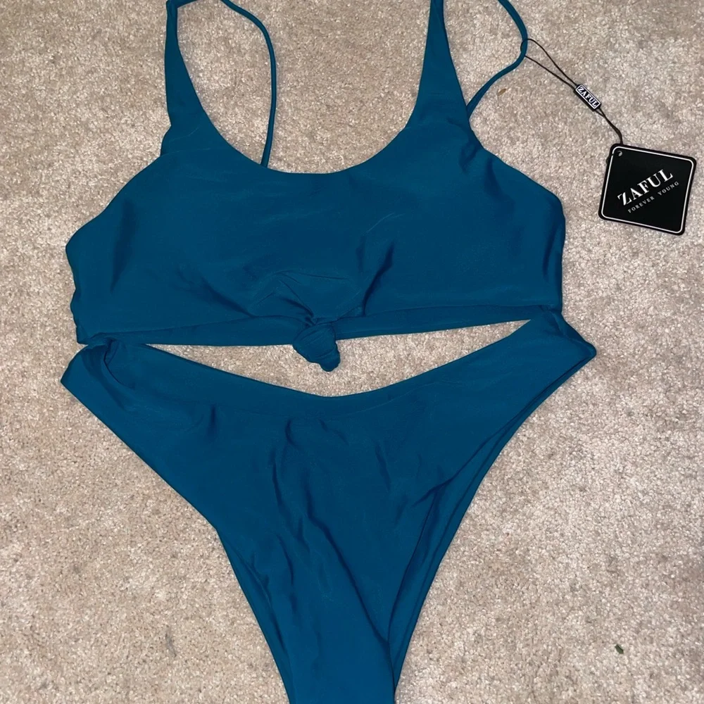 Bikini Pack - Picture 2 of 5